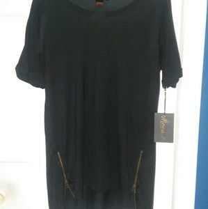 Mona b top